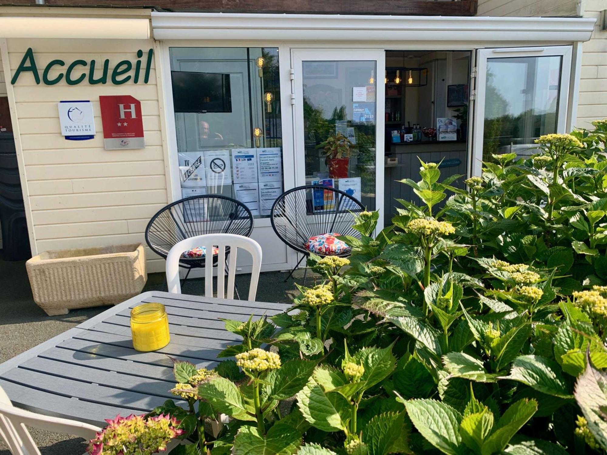 Brit Hotel Lannion-Perros Guirec المظهر الخارجي الصورة
